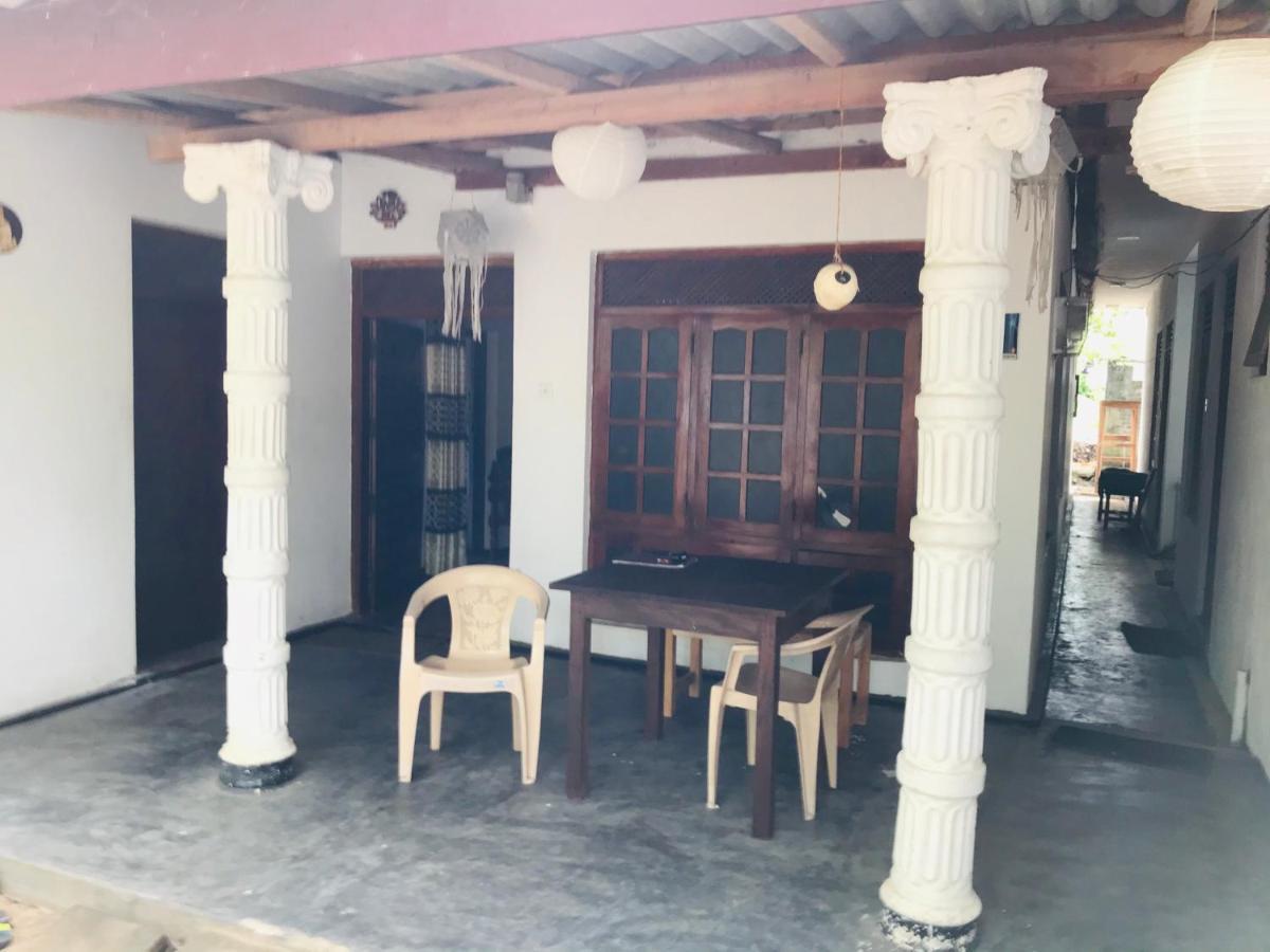 Chithra Homestay Tangalle Esterno foto