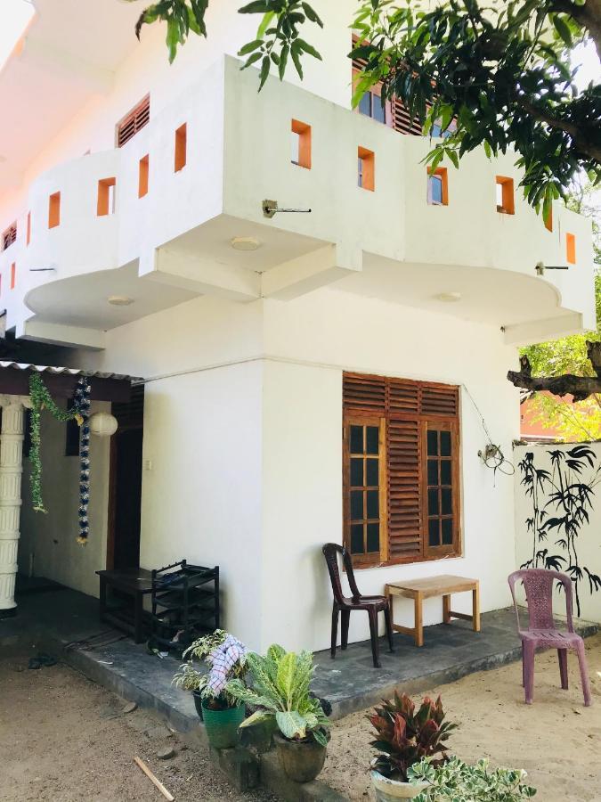 Chithra Homestay Tangalle Esterno foto